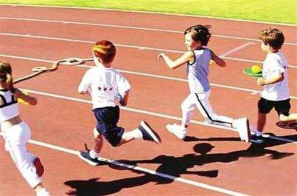 在塑膠跑道上運動的你懂得它是怎么制作的嗎？